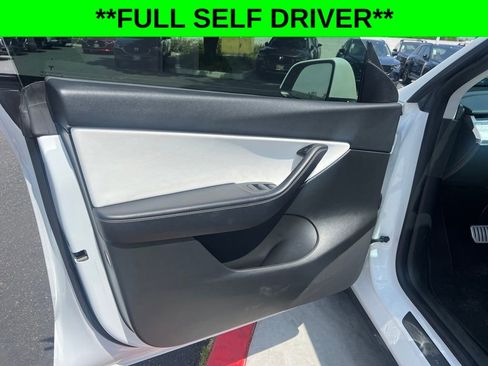 Used 2022 Tesla Model Y Performance AWD/4WD image 31