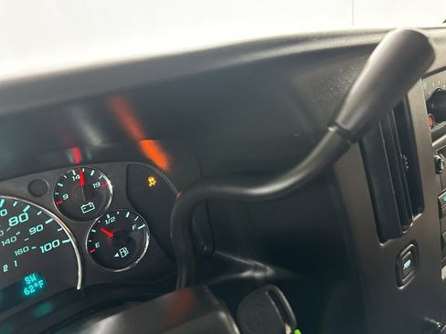 Used 2011 Chevrolet Express 1500 image 44