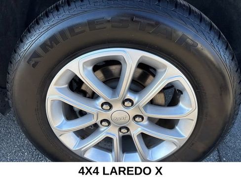 Used 2022 Jeep Grand Cherokee Laredo X AWD/4WD image 10