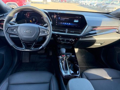 Used 2024 Chevrolet Trax RS w/ Sunroof Package image 10