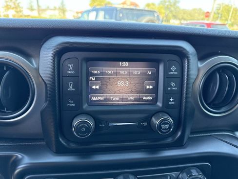 Used 2020 Jeep Gladiator Sport w/ Quick Order Package 24S image 23