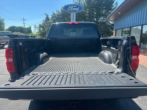 Used 2018 Chevrolet Silverado 1500 LT w/ LT Convenience Package AWD/4WD image 8