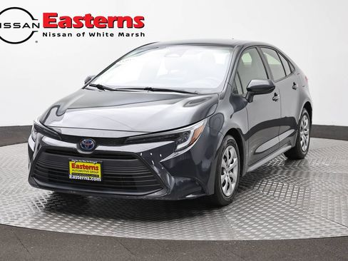 Used 2023 Toyota Corolla LE w/ Carpet Mat Package (TMS) FWD image 1