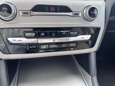 Used 2023 Ford Explorer 4WD image 11