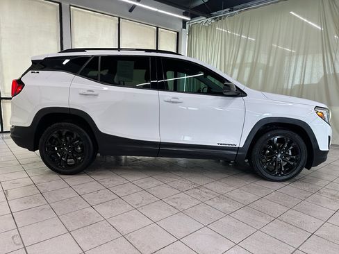 Used 2020 GMC Terrain SLE w/ Elevation Edition FWD image 2