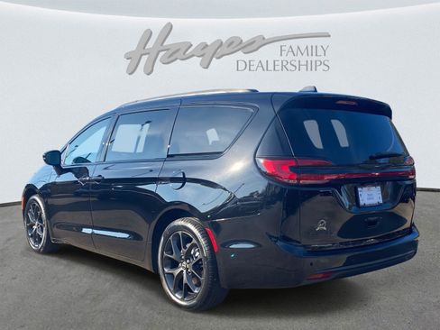 New 2026 Chrysler Pacifica Select image 5