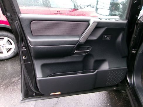 Used 2011 Nissan Titan SV w/ SV Premium Utility Pkg image 8