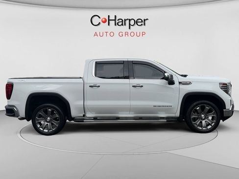 Used 2022 GMC Sierra 1500 SLT w/ SLT Convenience Package AWD/4WD image 2