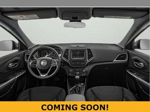 Used 2019 Jeep Cherokee Latitude Plus w/ Comfort/Convenience Group AWD/4WD image 3