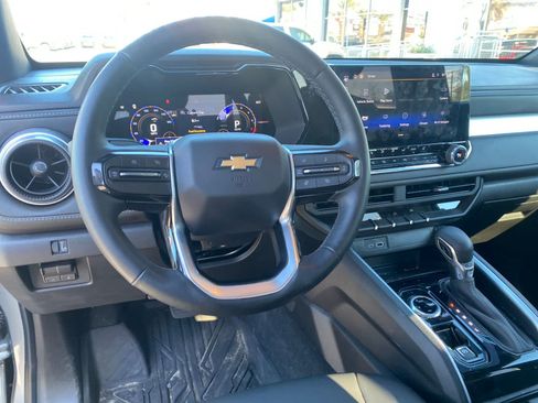 Used 2025 Chevrolet Colorado LT w/ LT Convenience Package AWD/4WD image 10