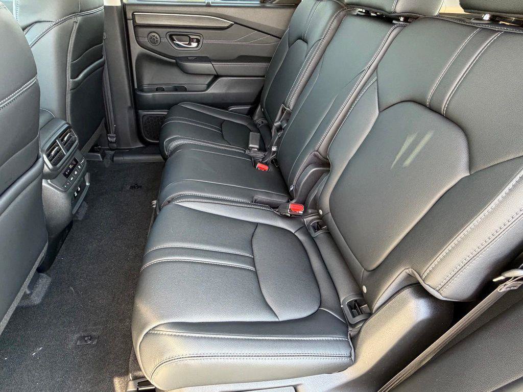 New 2026 Honda Pilot Touring image 15