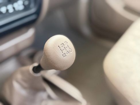 Used 2002 Toyota Tacoma 2WD Regular Cab image 38