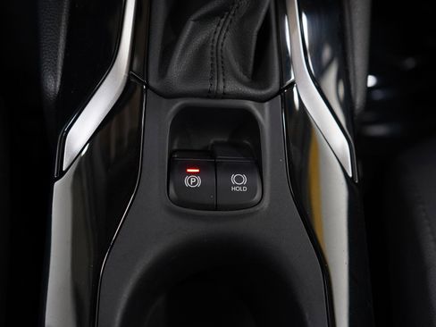 Used 2024 Toyota Corolla Cross XLE w/ Convenience Package AWD/4WD image 22