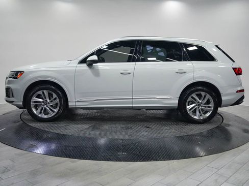 Used 2023 Audi Q7 2.0T Premium w/ Towing Package AWD/4WD image 4