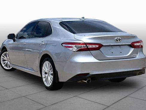 Used 2020 Toyota Camry XLE FWD image 12