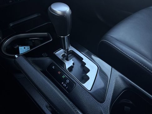 Used 2017 Toyota RAV4 Limited image 16