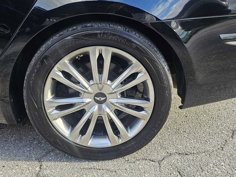 Used 2010 Hyundai Genesis 4.6 w/ Technology Pkg 5 RWD image 3