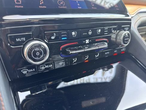 Certified 2022 Jeep Grand Cherokee Summit AWD/4WD image 38