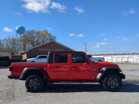 Used 2024 Jeep Gladiator Mojave w/ Technology Group image 2