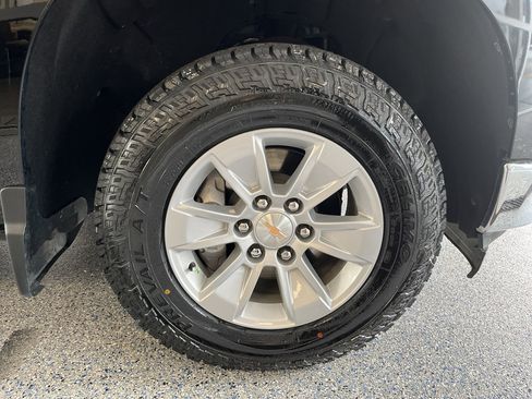 Used 2025 Chevrolet Silverado 1500 LT RWD image 31