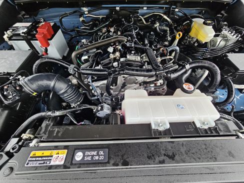 Certified 2025 Toyota 4Runner SR5 AWD/4WD image 25