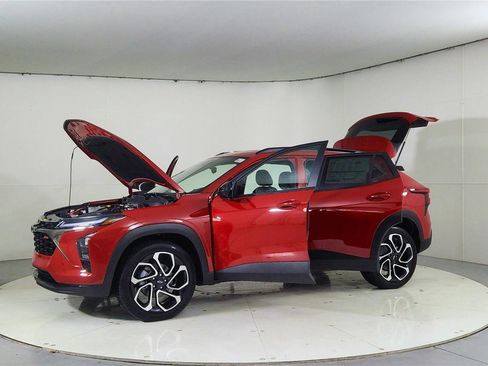 New 2026 Chevrolet Trax RS w/ Sunroof Package image 10