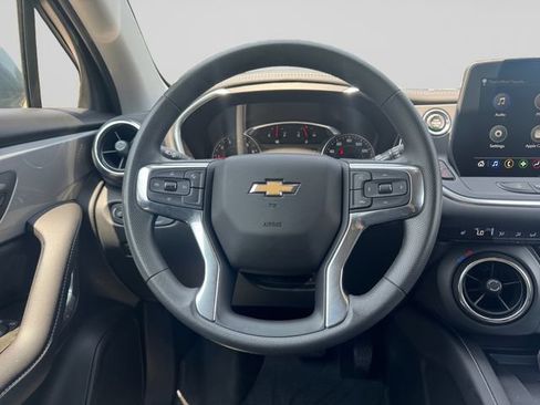 Used 2024 Chevrolet Blazer LT w/ Convenience Package FWD image 11