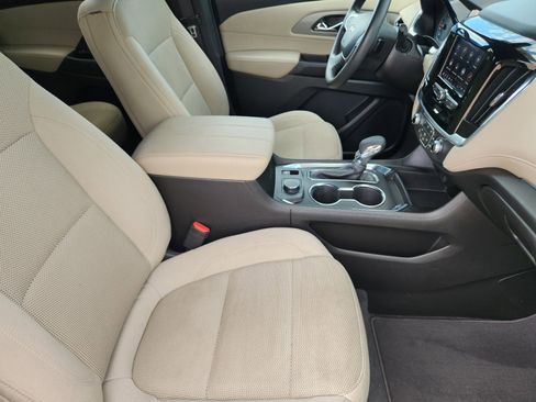 Used 2023 Chevrolet Traverse LS FWD image 11