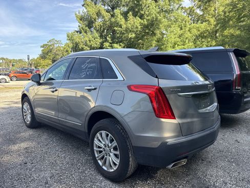 Used 2017 Cadillac XT5 FWD image 2