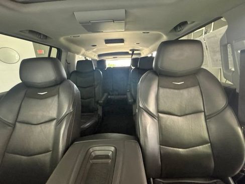 Used 2017 Cadillac Escalade ESV Luxury AWD/4WD image 20