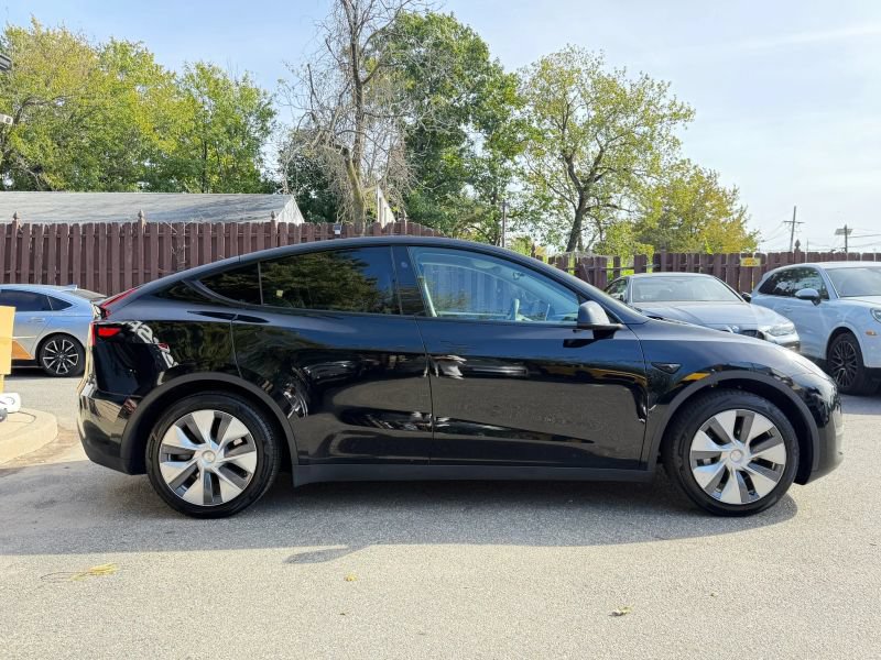Used 2023 Tesla Model Y Long Range AWD/4WD image 5