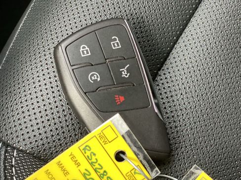 Used 2024 Chevrolet Blazer EV LT AWD/4WD image 29