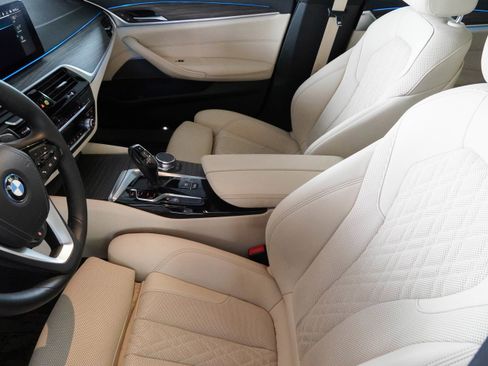 Certified 2023 BMW 530e w/ Premium Package RWD image 10