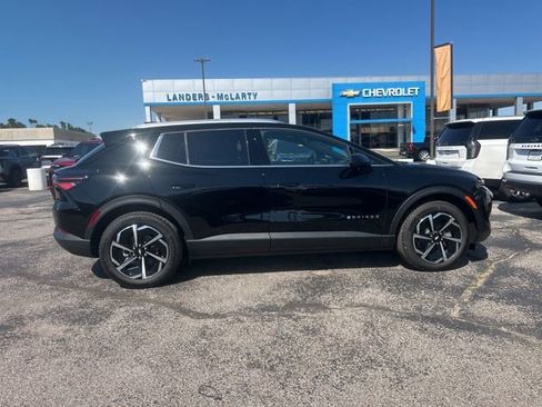 New 2026 Chevrolet Equinox EV LT image 2