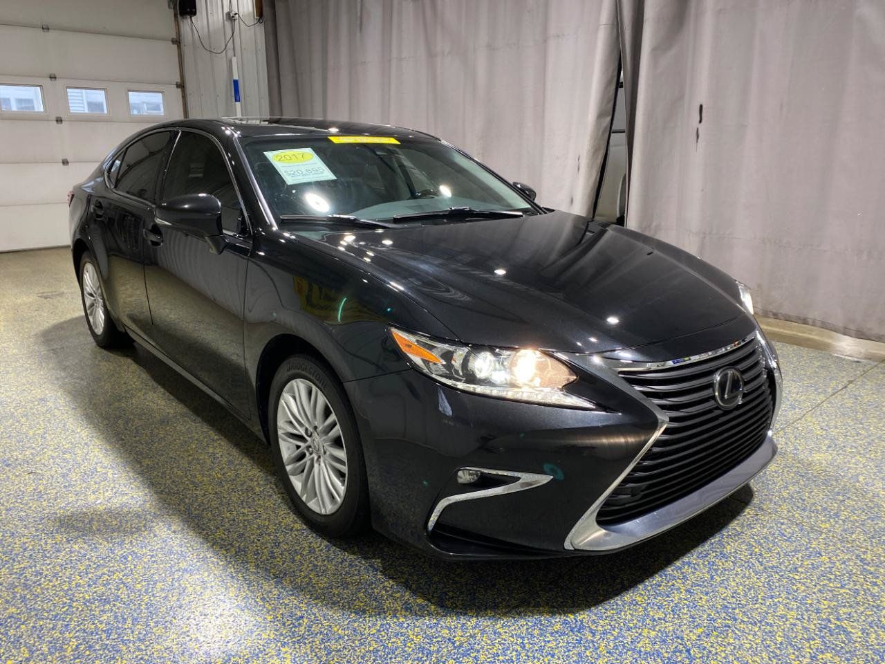 Used 2017 Lexus ES 350 w/ Premium Package FWD image 5