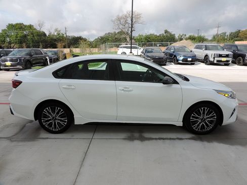 Used 2024 Kia Forte GT-Line FWD image 4