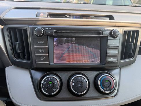 Used 2013 Toyota RAV4 LE AWD/4WD image 25