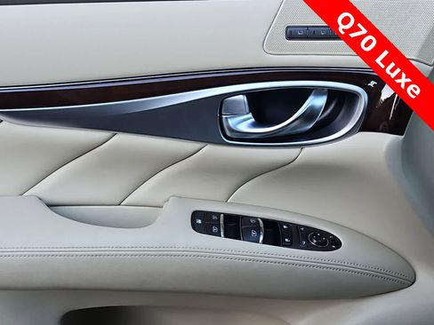 Used 2019 INFINITI Q70 Luxe image 27
