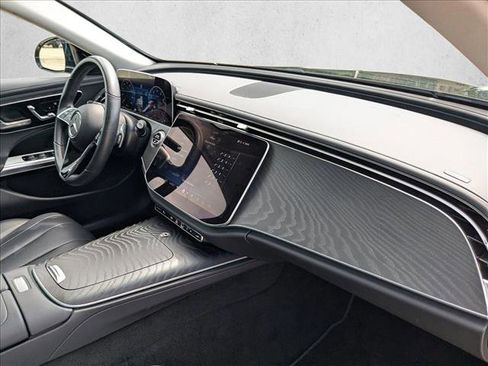Used 2025 Mercedes-Benz E 350 Sedan image 18