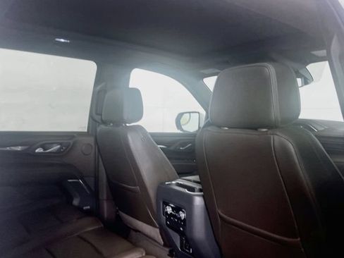 Used 2024 GMC Yukon XL Denali RWD image 8