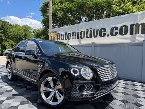 Used 2020 Bentley Bentayga Plug-In Hybrid AWD/4WD image 46