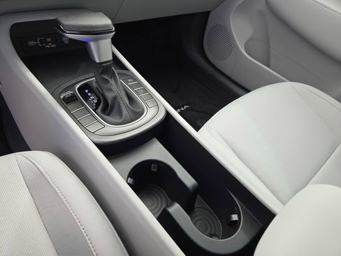 New 2026 Hyundai Kona SE image 13