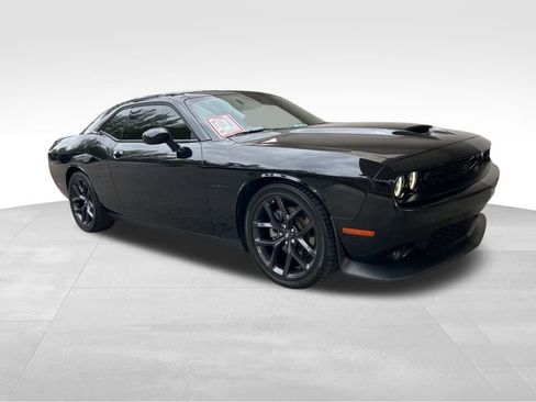 Used 2022 Dodge Challenger R/T w/ Plus Package image 2