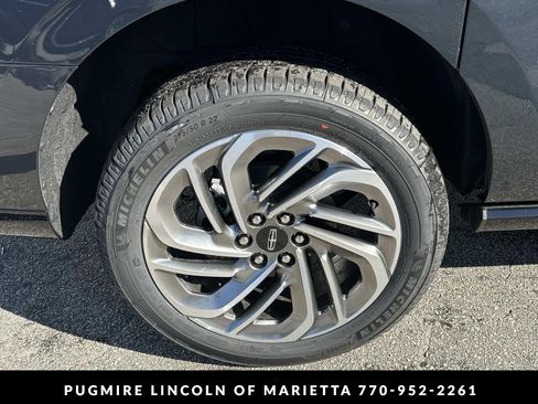 New 2026 Lincoln Navigator L Reserve AWD/4WD image 18