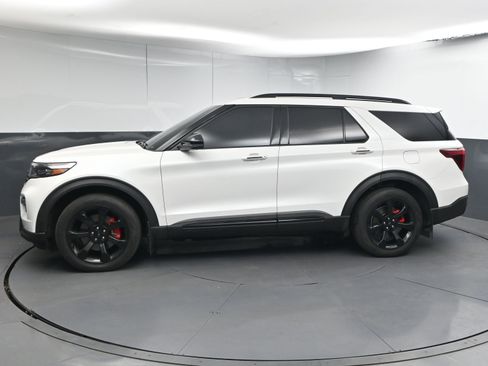 Used 2020 Ford Explorer ST w/ ST Street Pack image 5