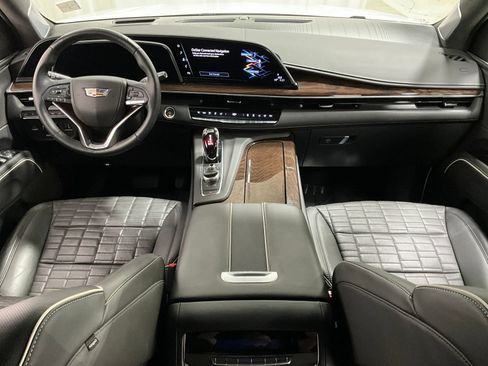 Used 2022 Cadillac Escalade ESV Premium Luxury Platinum w/ Heavy-Duty Trailer Package AWD/4WD image 16