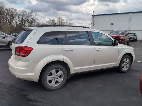 Used 2013 Dodge Journey SE image 3