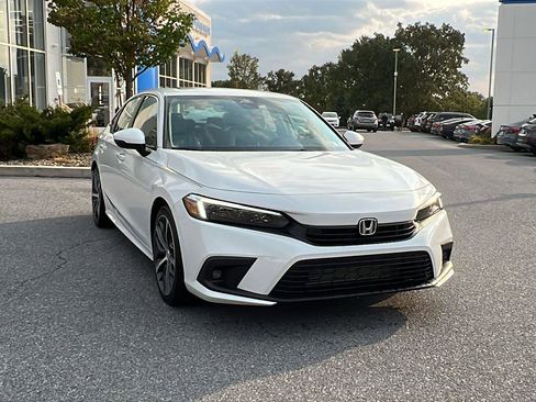 Used 2022 Honda Civic Touring image 1