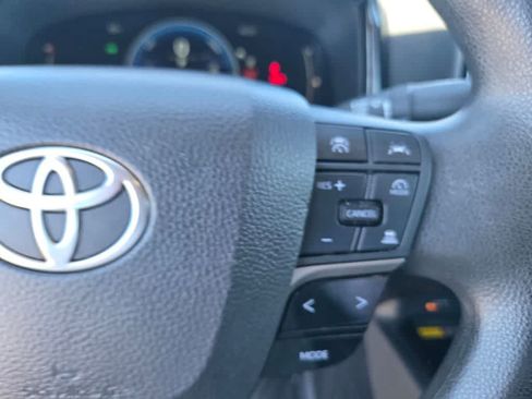 Used 2025 Toyota Camry LE FWD image 20
