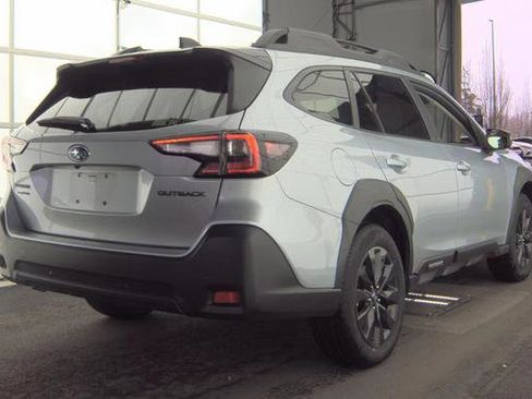 Used 2025 Subaru Outback Onyx Edition image 4